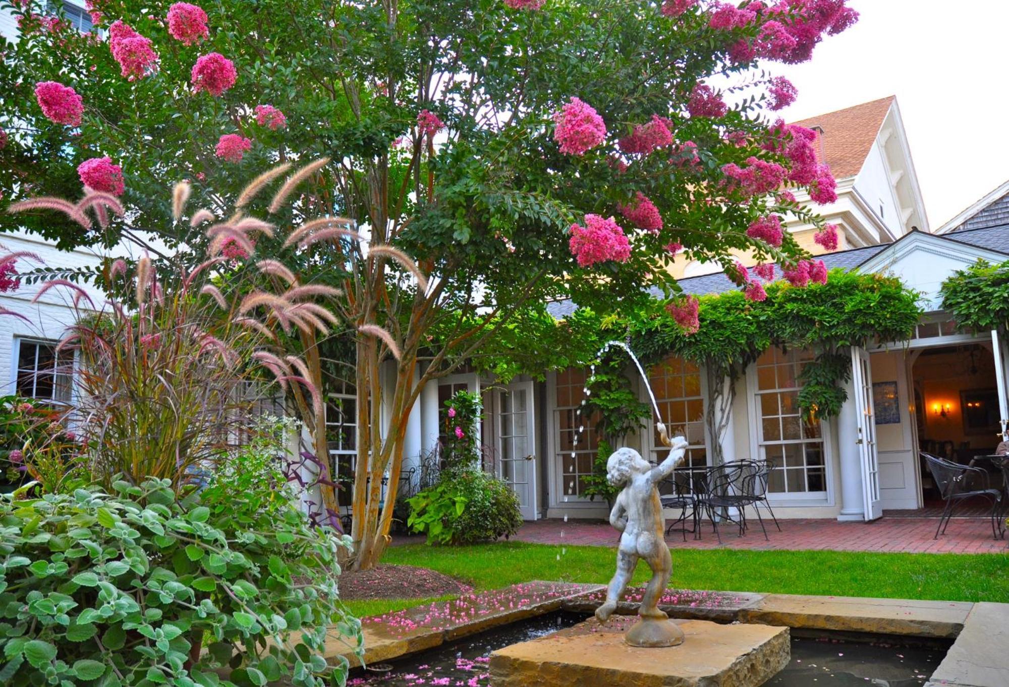 Francis Malbone House Bed & Breakfast นิวพอร์ต ภายนอก รูปภาพ