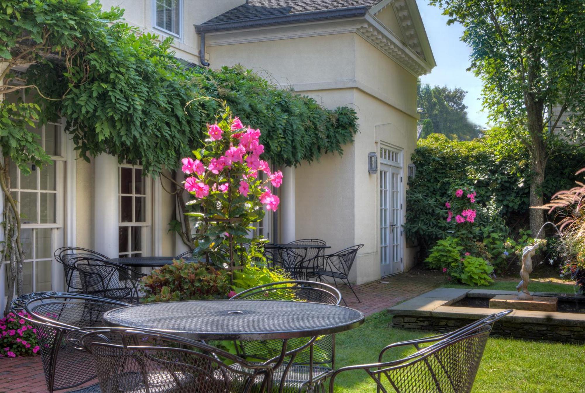 Francis Malbone House Bed & Breakfast นิวพอร์ต ภายนอก รูปภาพ