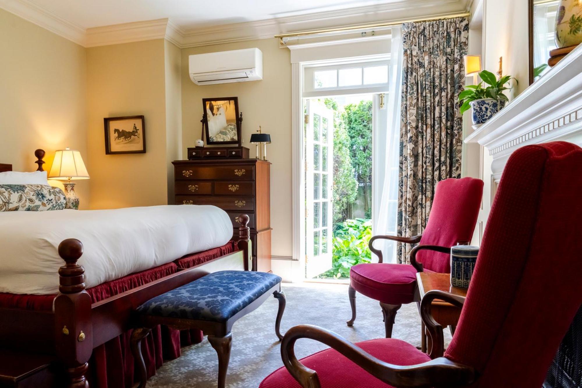 Francis Malbone House Bed & Breakfast นิวพอร์ต ภายนอก รูปภาพ