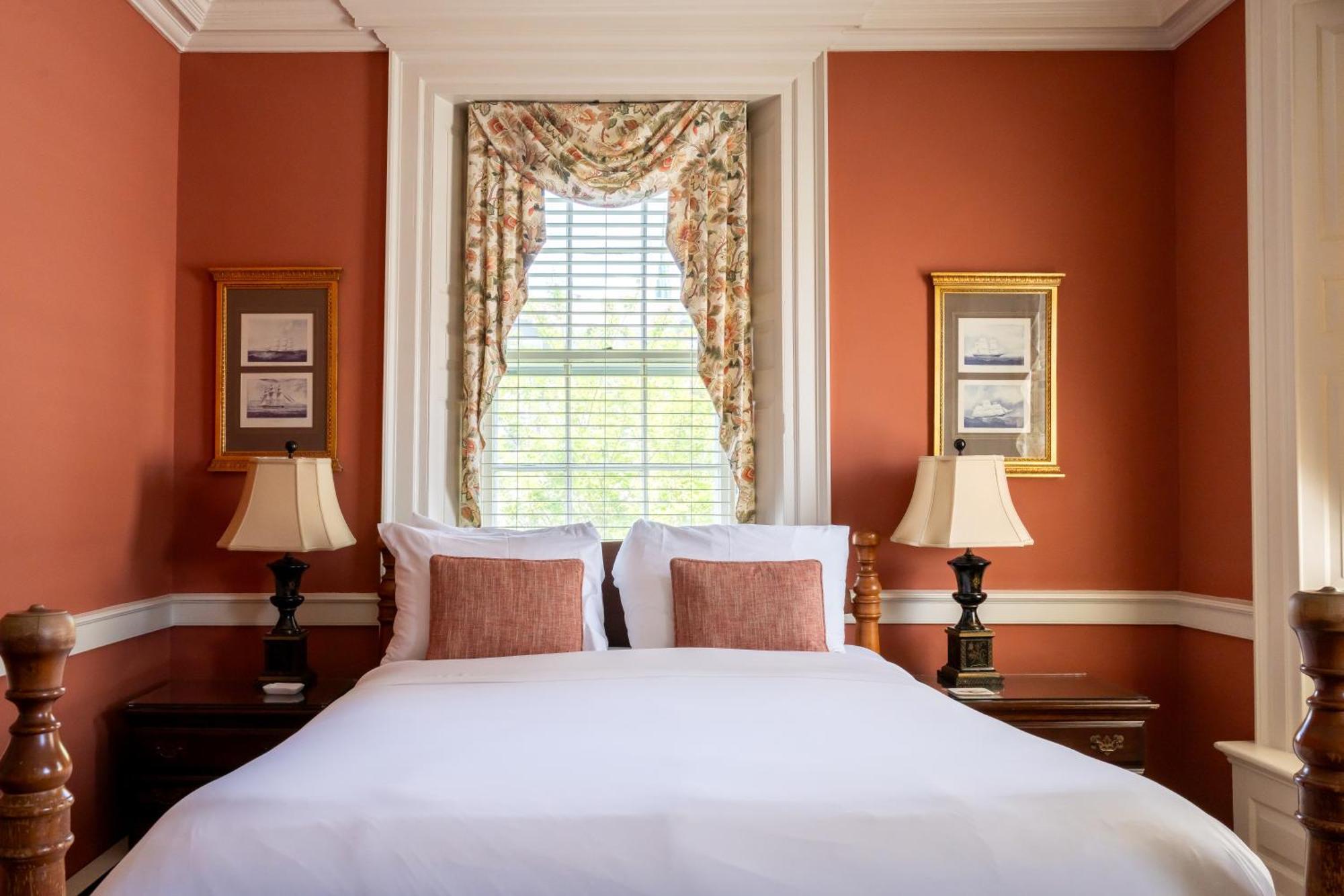 Francis Malbone House Bed & Breakfast นิวพอร์ต ภายนอก รูปภาพ