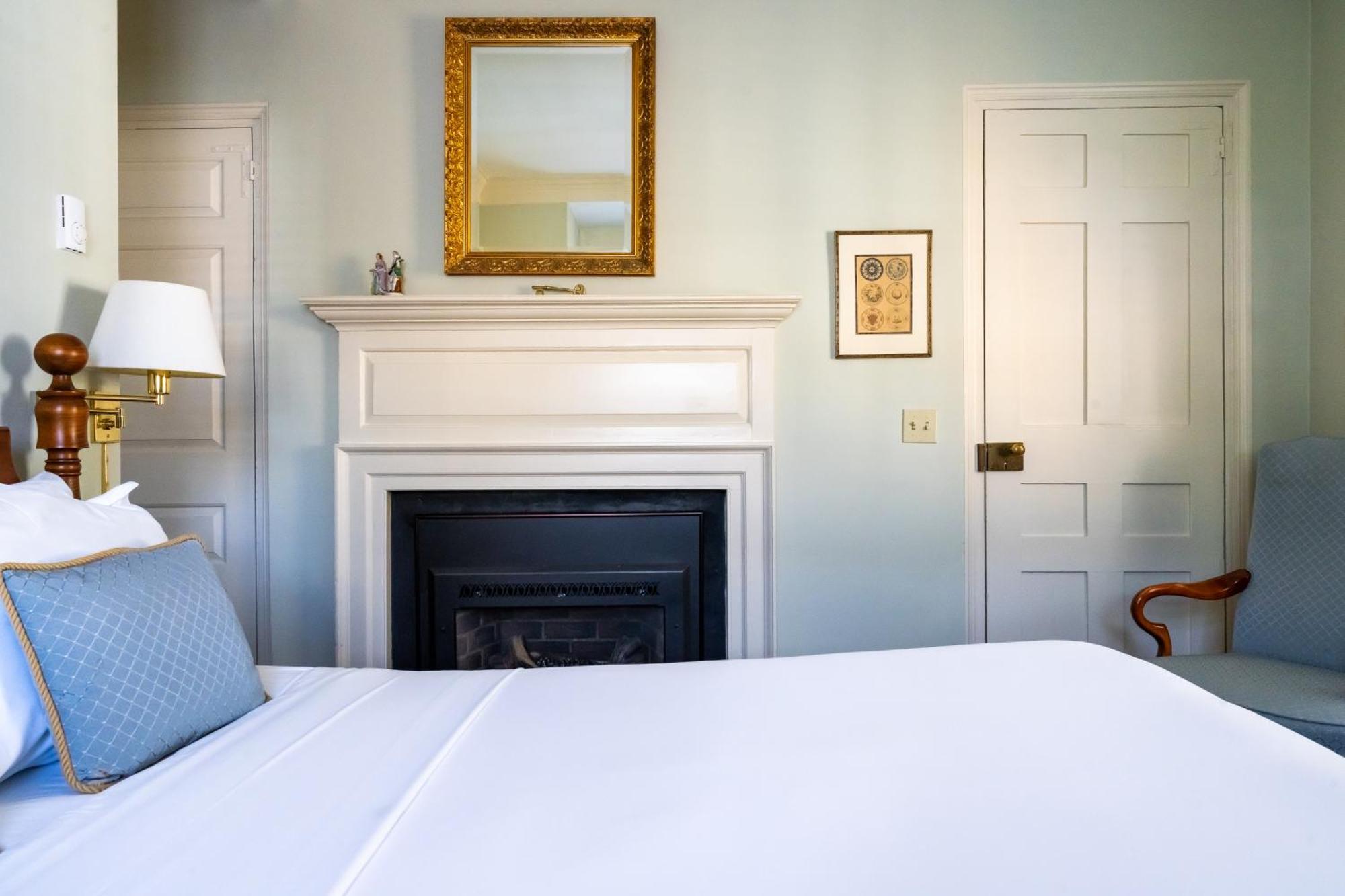 Francis Malbone House Bed & Breakfast นิวพอร์ต ภายนอก รูปภาพ